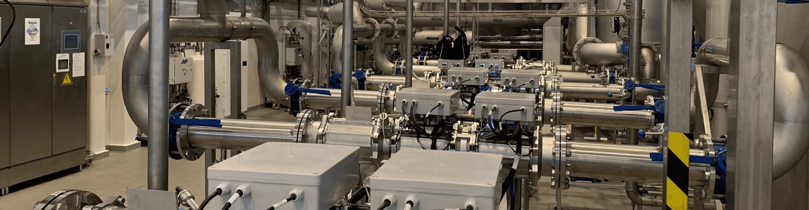 UV disinfection for PW distribution loop