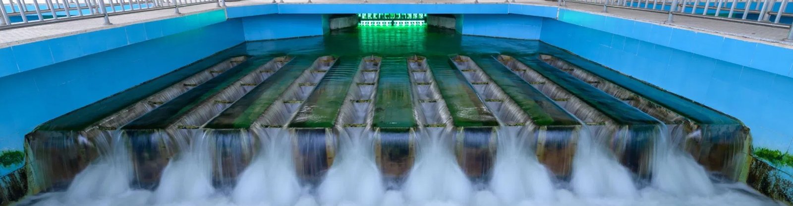 UV disinfection for waste water treatment